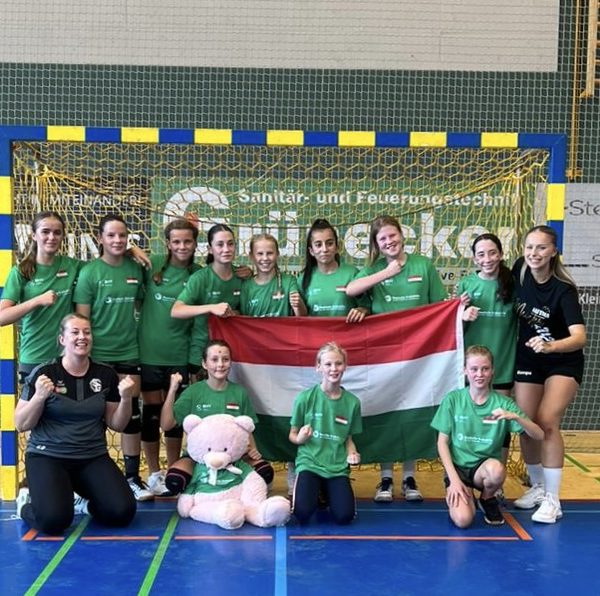Die weibliche D-Jugend spielt bei der Mini-EM als Ungarn